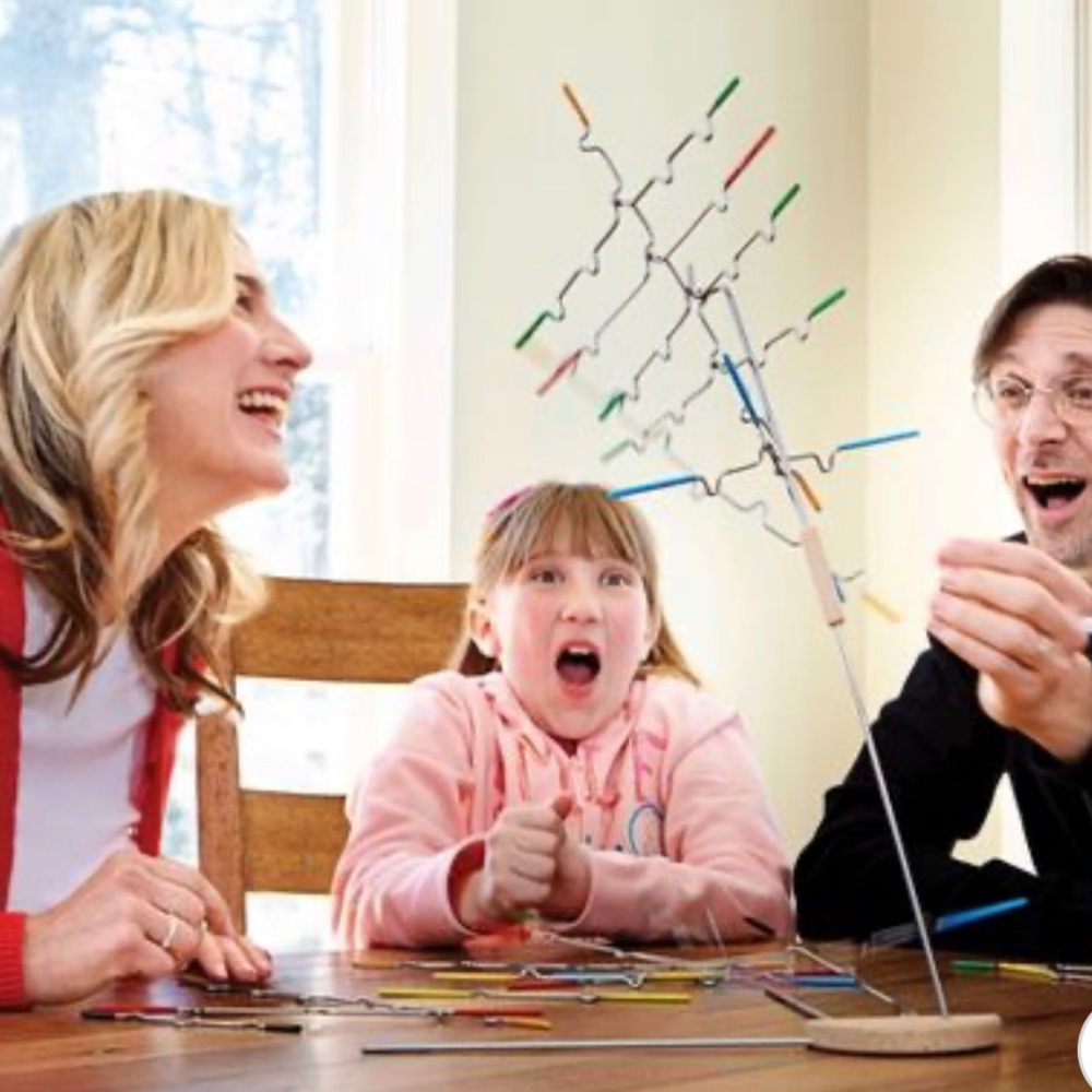 Melissa And Doug Suspend Family Game 31pc / gently used
